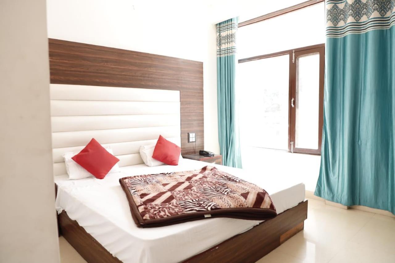 Rahul Hotel & Restaurant Mussoorie Eksteriør billede