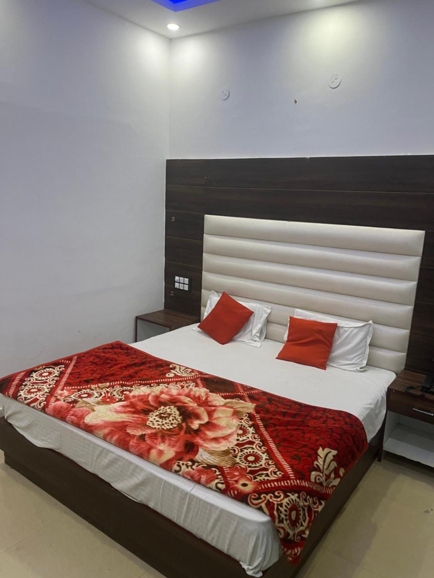 Rahul Hotel & Restaurant Mussoorie Eksteriør billede