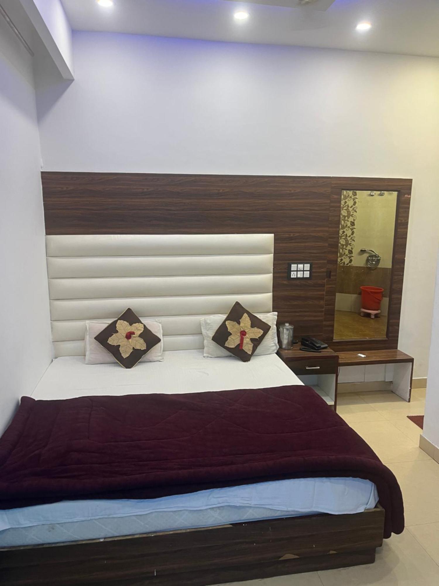 Rahul Hotel & Restaurant Mussoorie Eksteriør billede